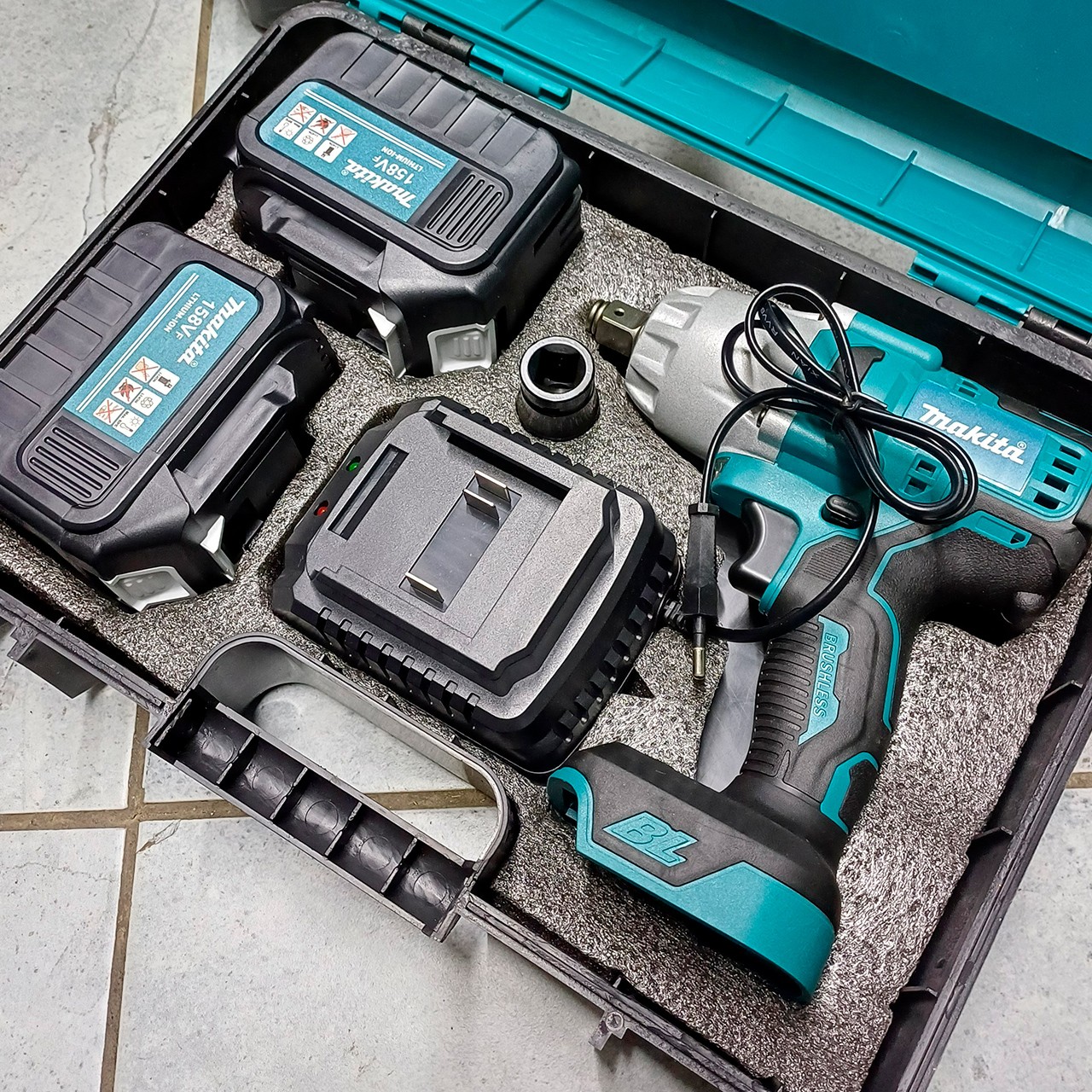 Гайковерт (импакт) Makita моментом силы 1500 Н∙м