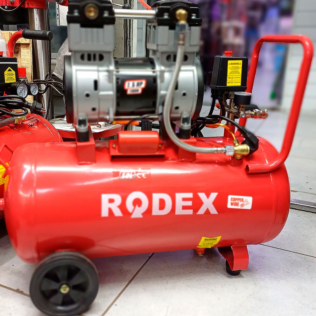 Компрессор поршневой Rodex 200 литров-в-мин