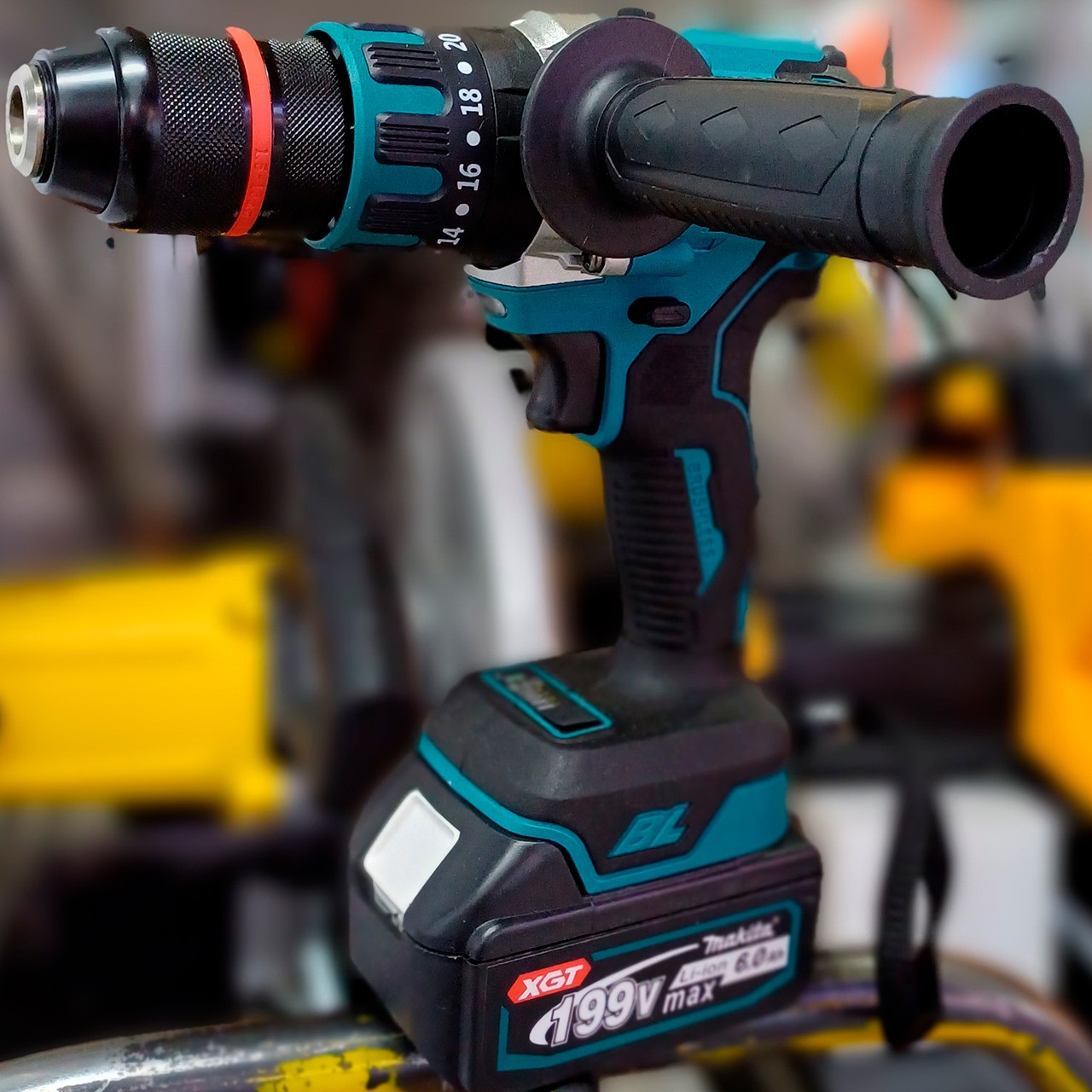 Шуруповерт Makita 1800 оборотов-в-мин