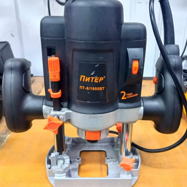 Электрический фрезер шпиндельный Питер мощностью 1900 Вт 1 Электрический фрезер шпиндельный Питер мощностью 1900 Вт