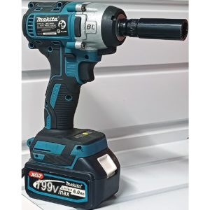 Гайковерт (импакт) Makita с моментом силы 380 Н∙м