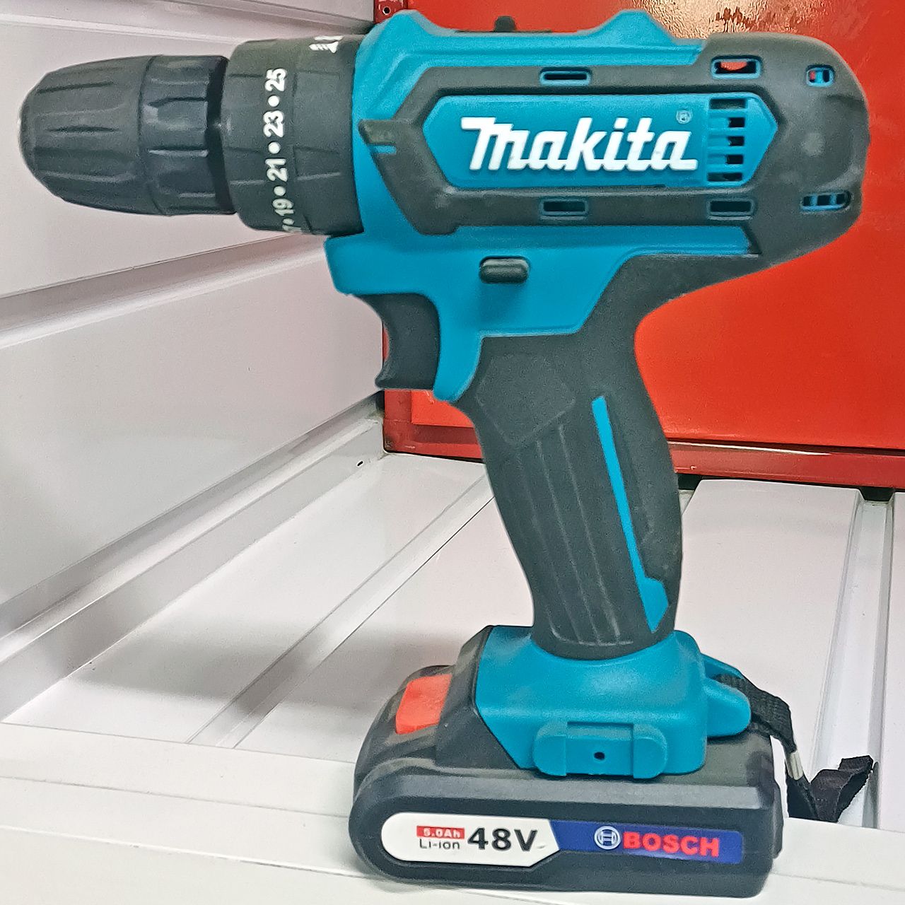 Шуруповерт Makita 1350 оборотов-в-мин