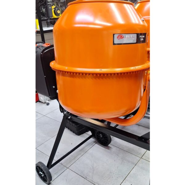 Стационарная бетономешалка P.I.T. 220 литров