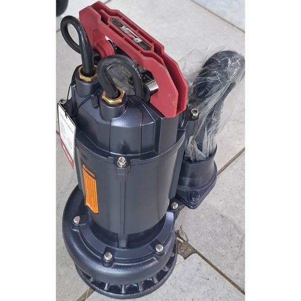 Погружной насос D-Max мощностью 1100 Вт