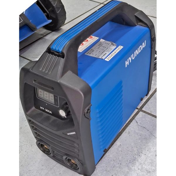 Сварочный аппарат Hyundai мощностью 15000 Вт (инверторный)