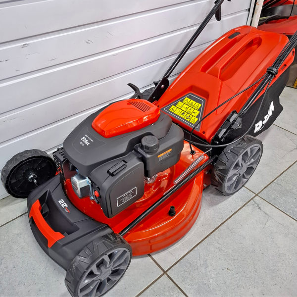 Газонокосилка D-Max мощностью 4400 Вт