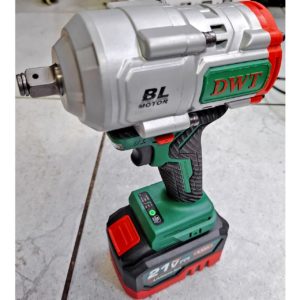 Гайковерт (импакт) DWT моментом силы 850 Н∙м