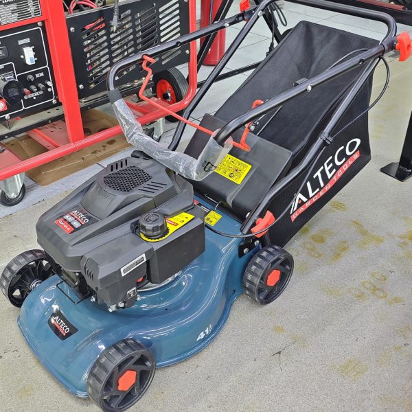 Газонокосилка Alteco мощностью 4.5 л.с