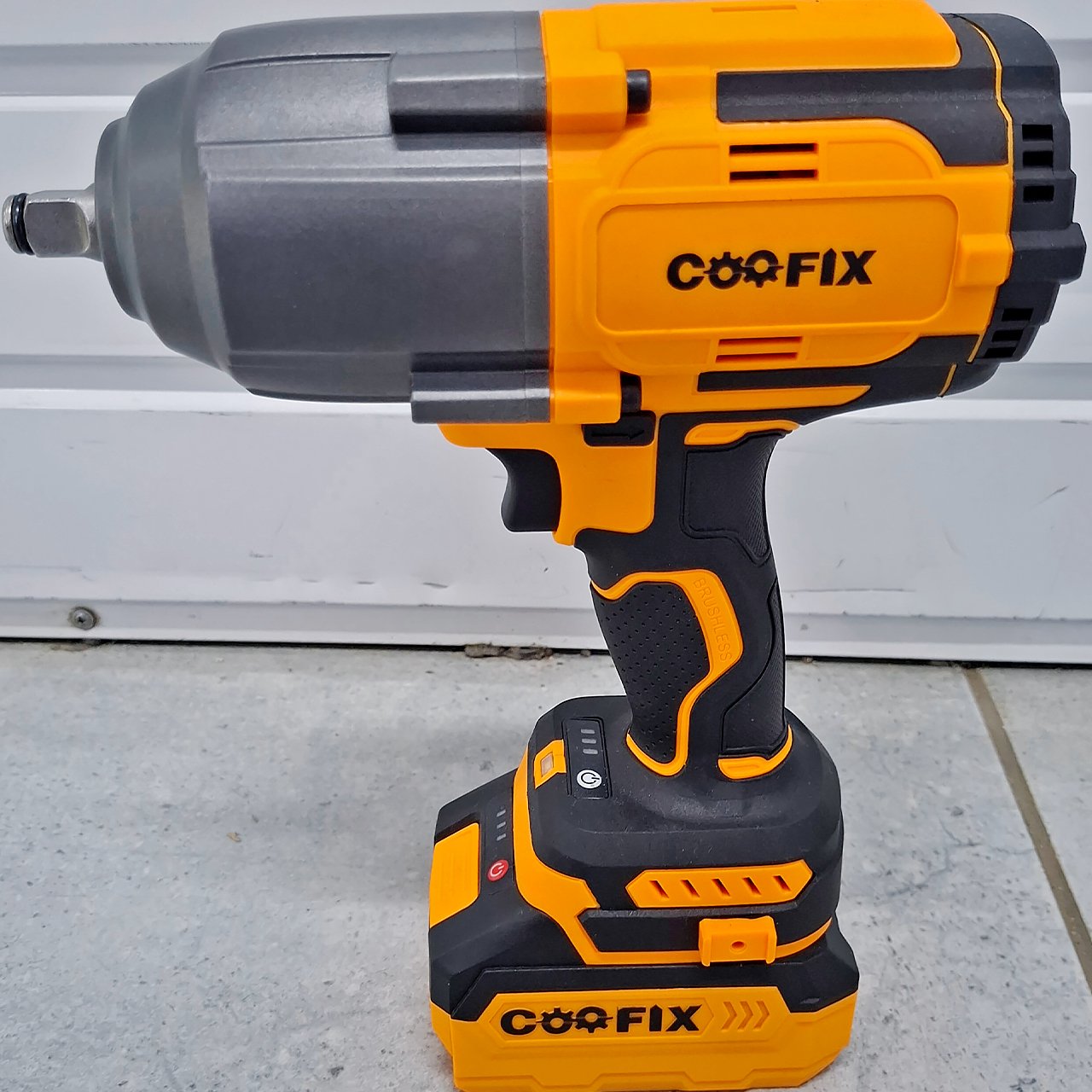 Гайковерт (импакт) Coofix моментом силы 1800 Нм