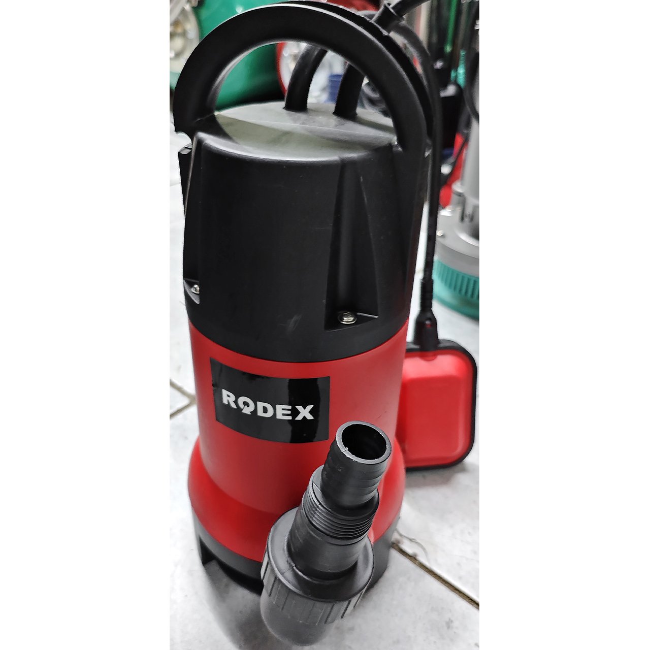Погружной насос Rodex мощностью 900 Вт