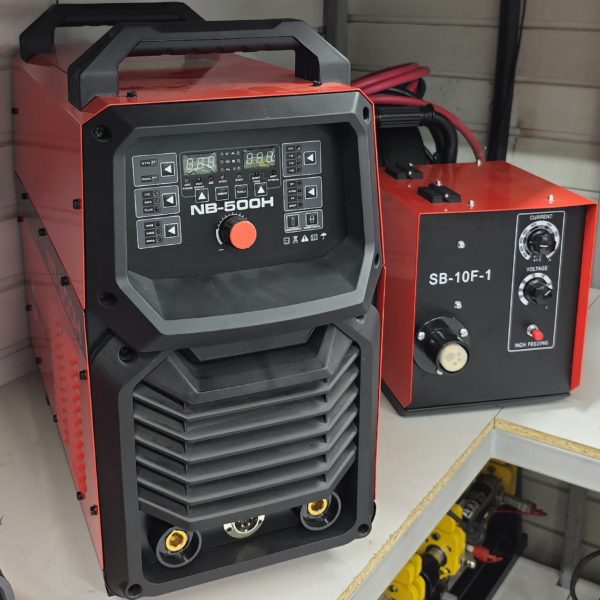 Сварочный полуавтомат Magnetta мощностью 2400 Вт (инверторный)