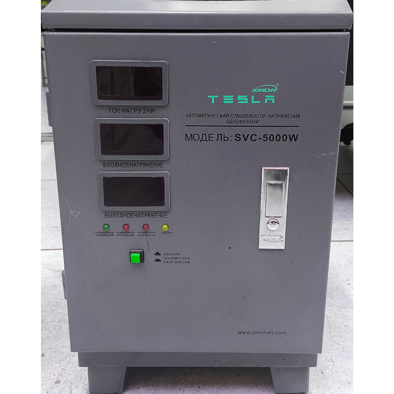Стабилизатор напряжения Tesla мощностью 5000 Вт