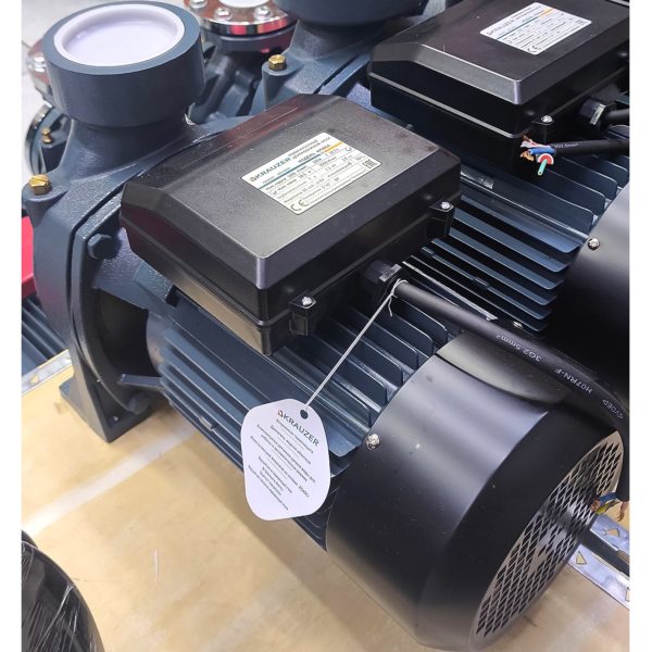 Центробежный насос Krauzer 1300 литров-в-минуту мощностью 2200 Вт