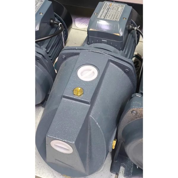 Поливной насос Krauzer 100 литров-в-минуту мощностью 1500 Вт 1 Поливной насос Krauzer 100 литров-в-минуту мощностью 1500 Вт