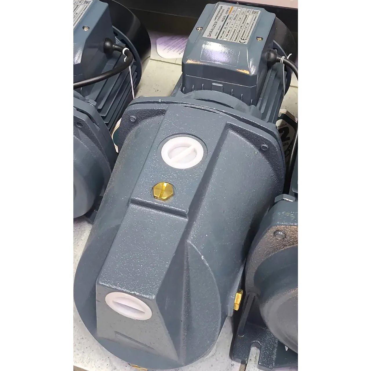 Поливной насос Krauzer 100 литров-в-минуту мощностью 1500 Вт