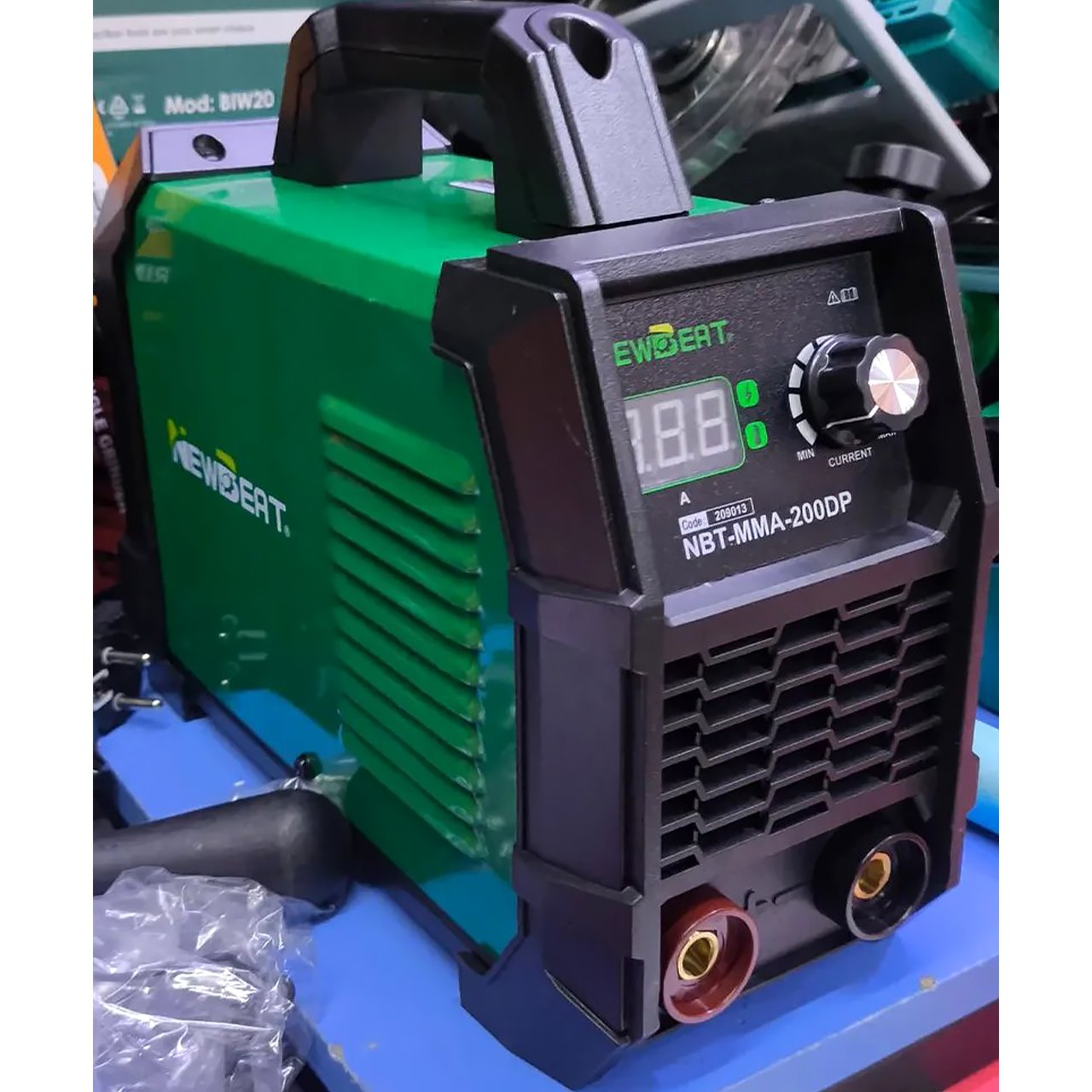 Сварочный аппарат NewBeat мощностью 4.8 кВА (инверторный) 4 Сварочный аппарат NewBeat мощностью 4.8 кВА (инверторный)