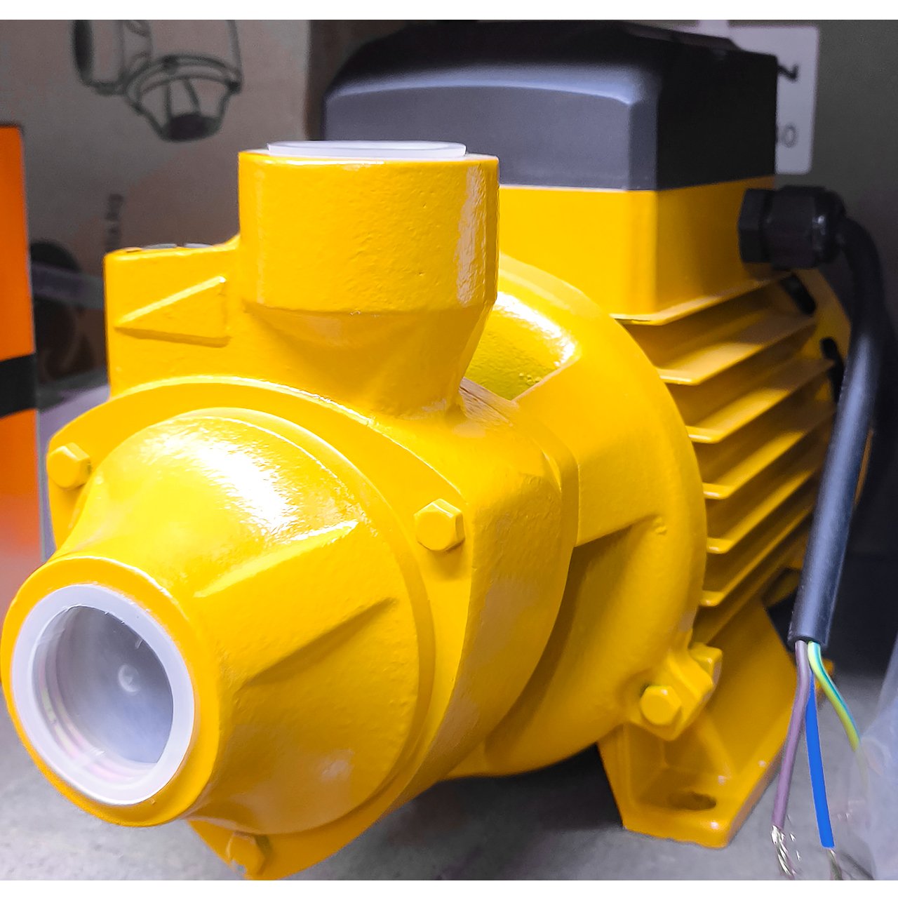 Центробежный насос Happy 45 литров-в-минуту мощностью 750 Вт