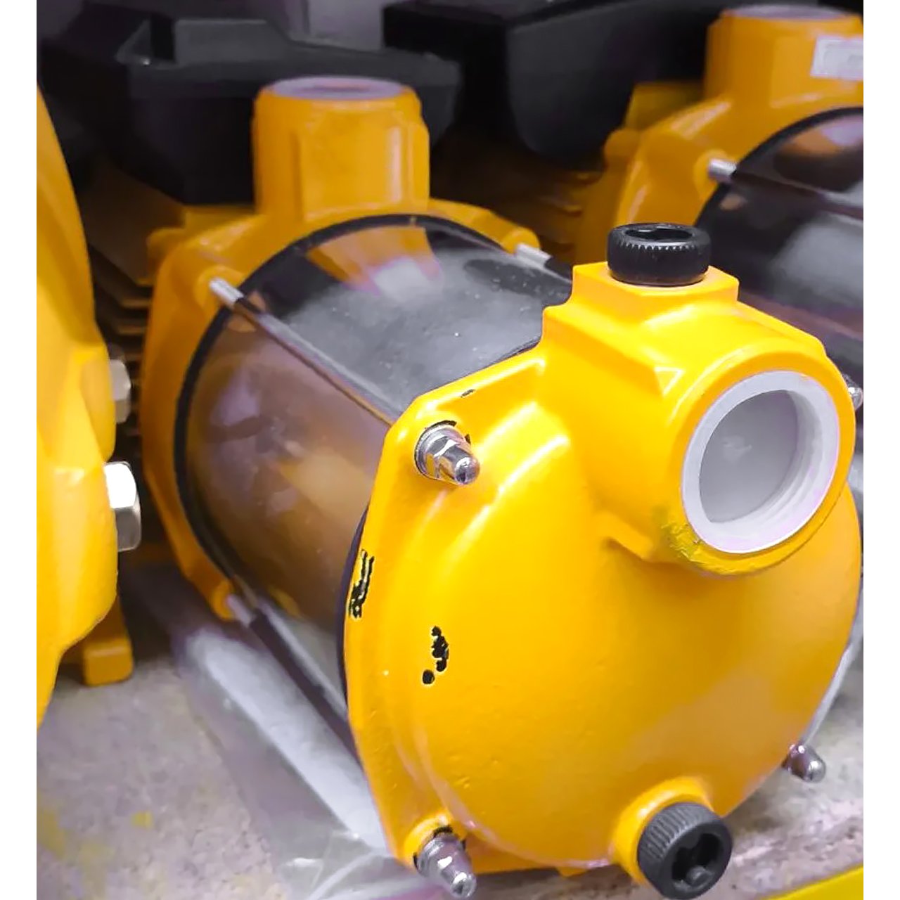 Центробежный насос Happy 60 литров-в-минуту мощностью 550 Вт 4 Центробежный насос Happy 60 литров-в-минуту мощностью 550 Вт