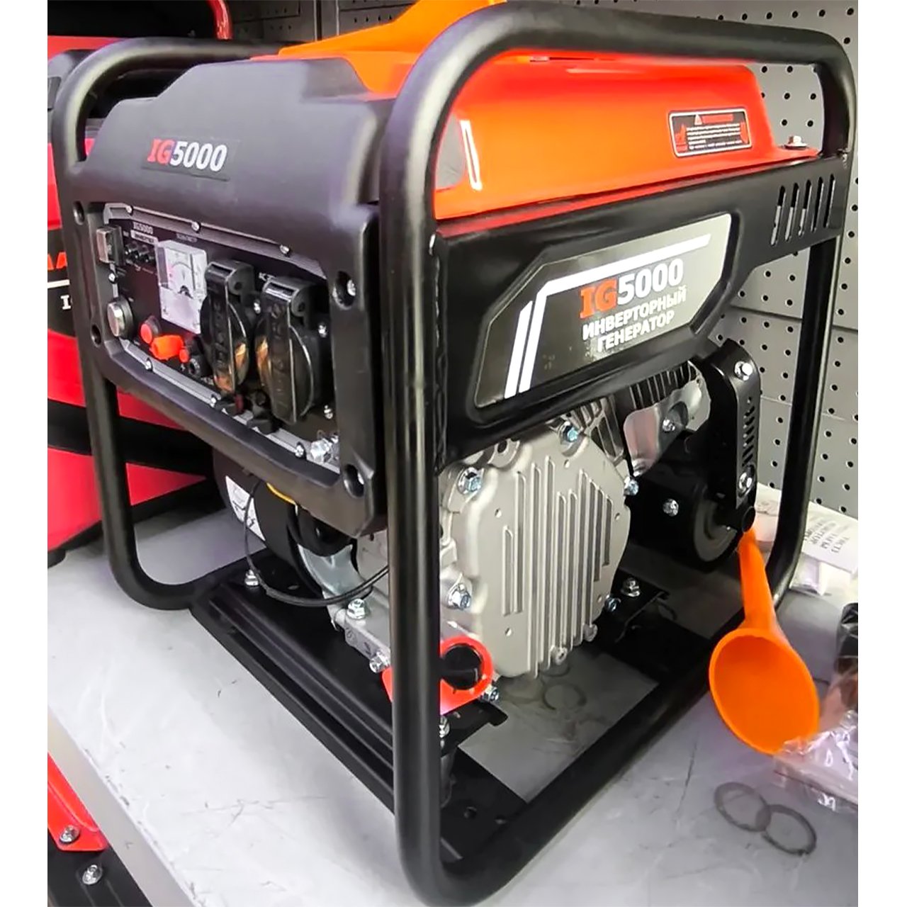 Генератор однофазный Magnetta мощностью 3800 Вт (инверторный)