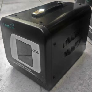 Однофазный стабилизатор напряжения Tesla мощностью 2000 ВА