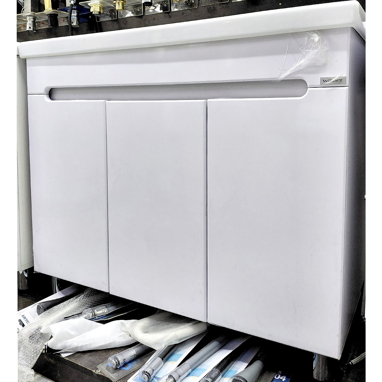 Раковина с тумбой 100 ×85 см