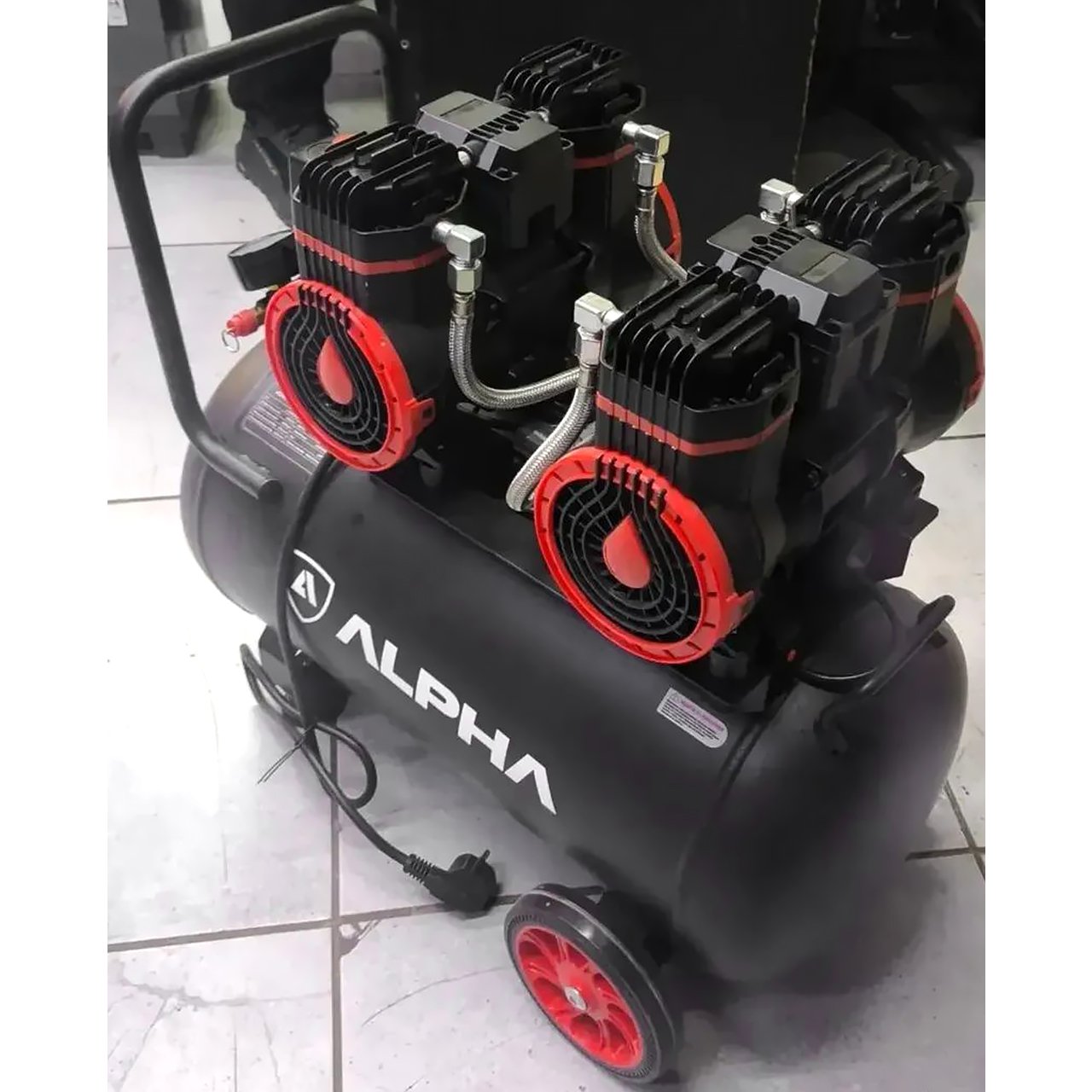 Компрессор поршневой Alpha мощностью 1800 Вт (безмасляный