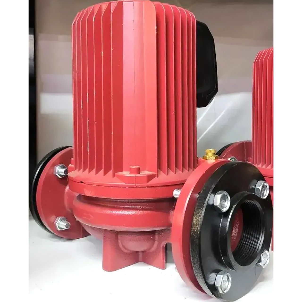 Циркуляционный насос (для отопления) Sutex 180 литров-в-минуту мощностью 750 Вт