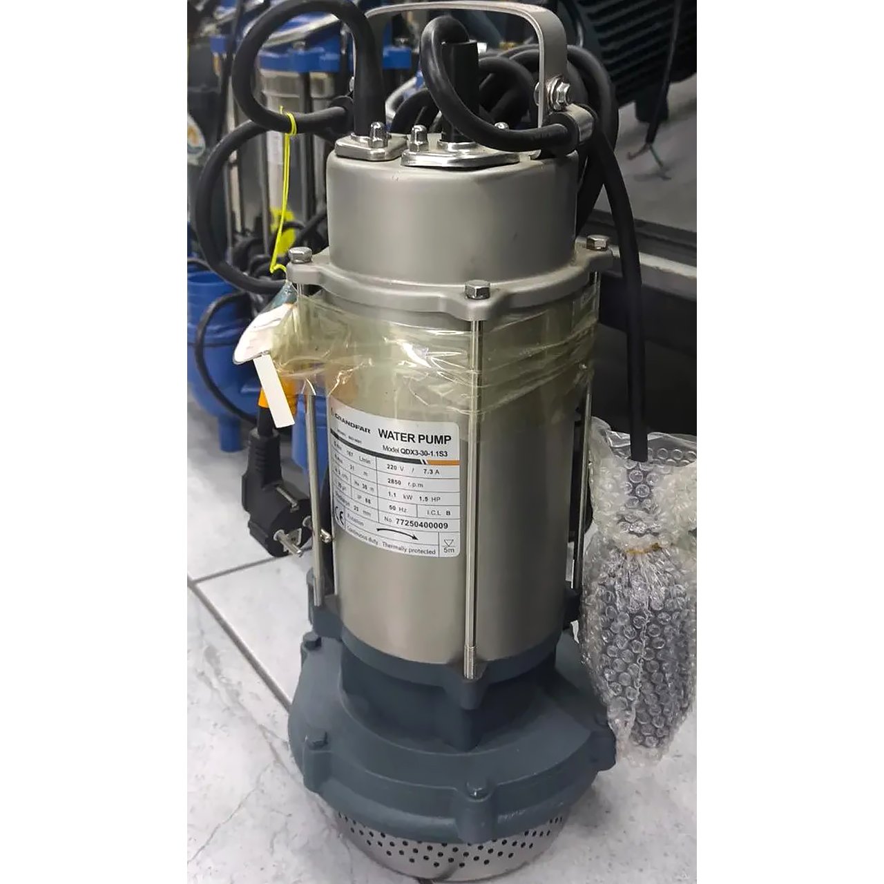 Погружной насос Grandfar 167 литров-в-минуту мощностью 750 Вт