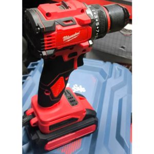 Шуруповерт Milwaukee 1950 оборотов-в-мин